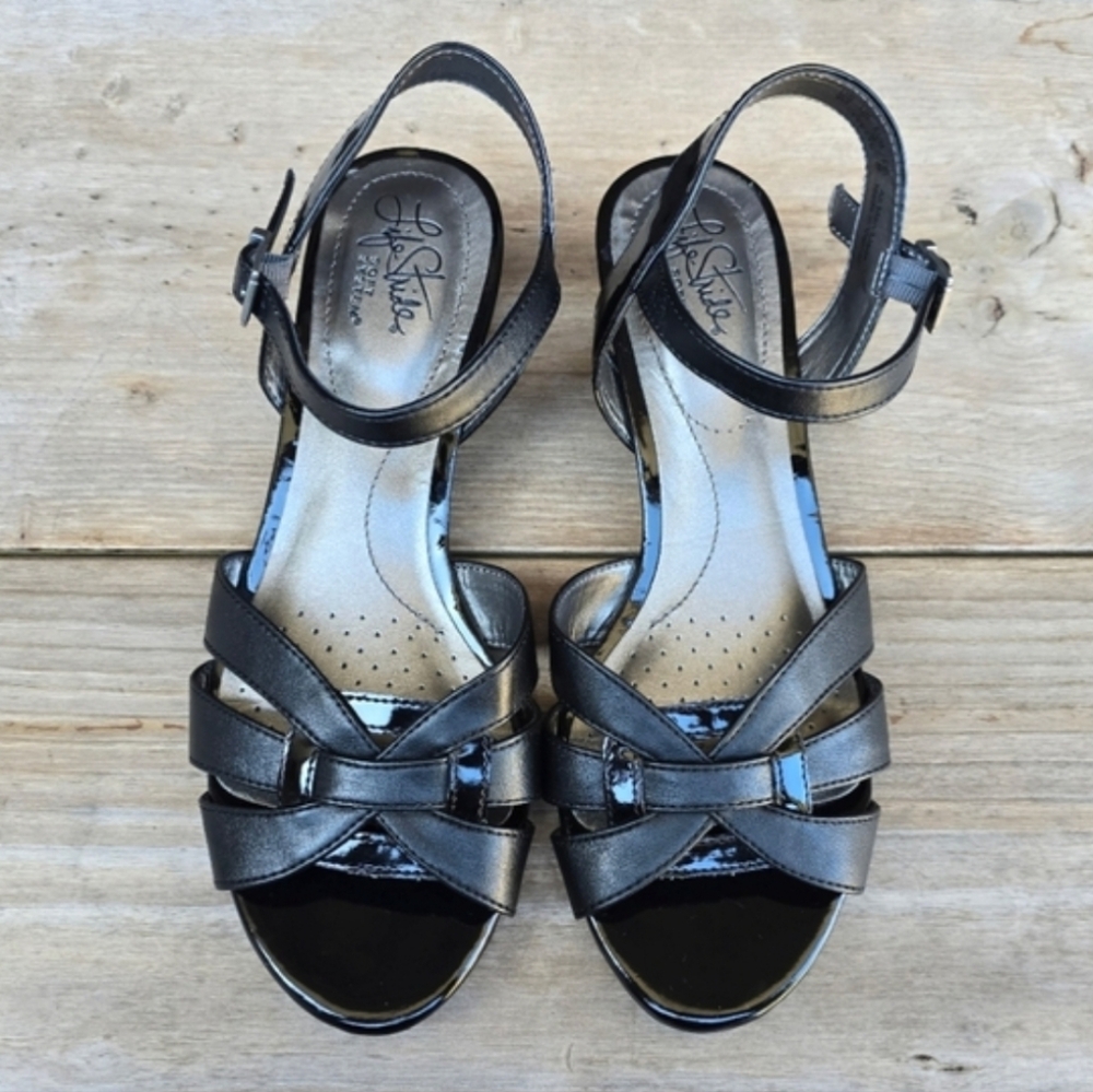 Life Stride Yvette Classic Feminine Minimalist Wedge Comfort Sandals 9M